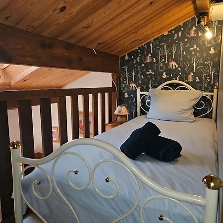 Chalet Petit Face Aux Sommets Catalans Bolquere Pyrenees 2000
